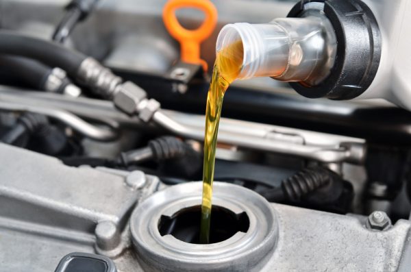 Pravidelná výměna oleje – to je součást péče o automobil